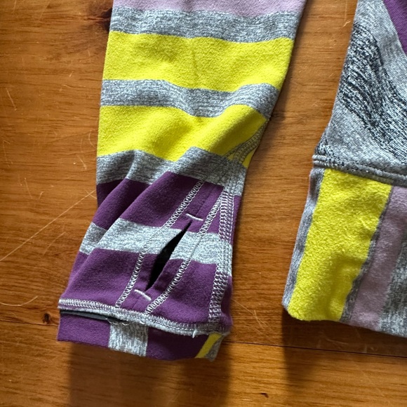 Lululemon top - Picture 6 of 6